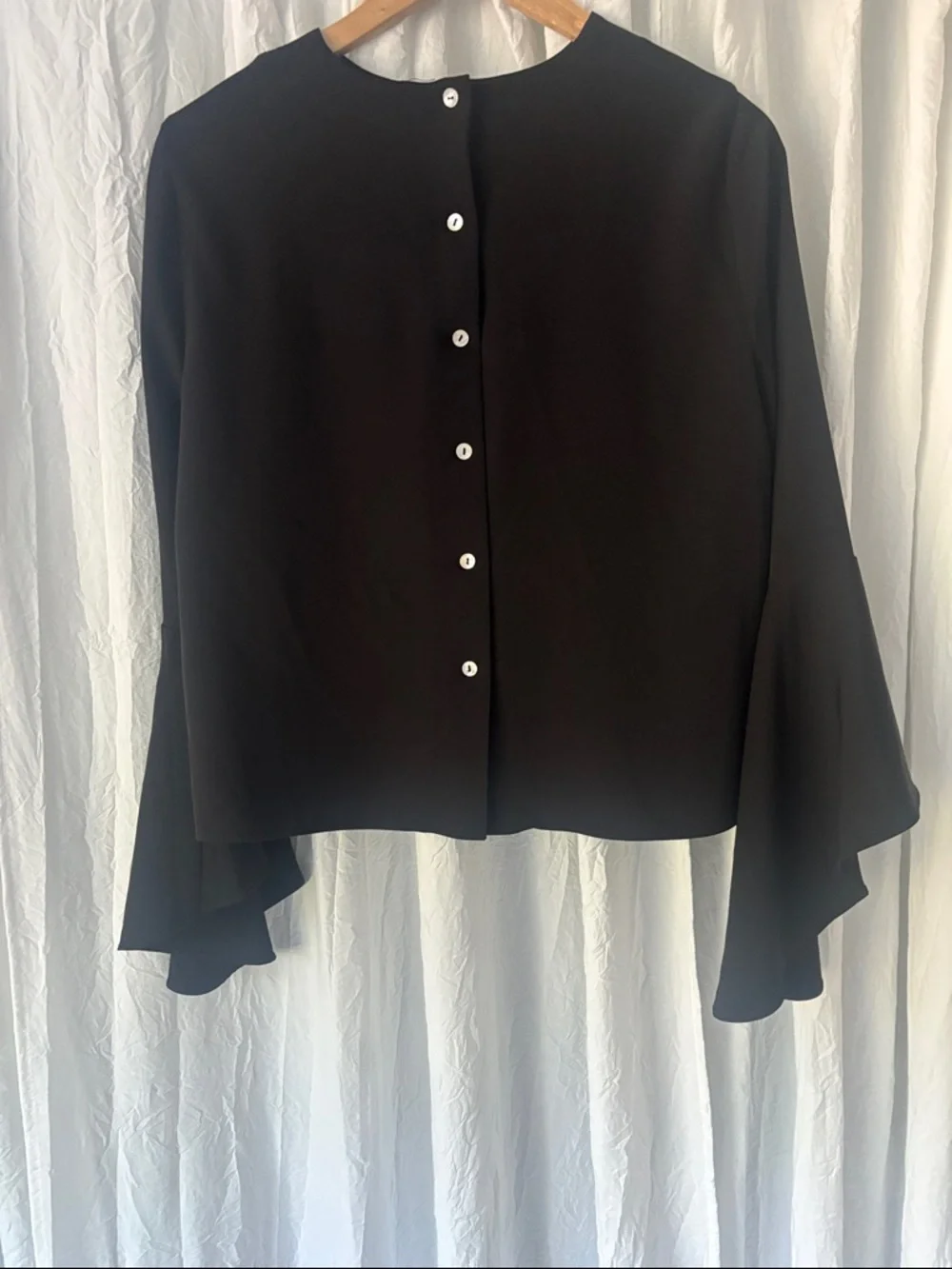 Carmen Marc Valvo Black Bell Sleeve Blouse - Picture 5 of 9